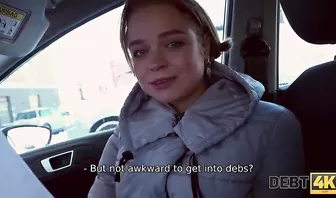 Предлагает студентке открыть в банке счет на ее имя в обмен на минет и секс